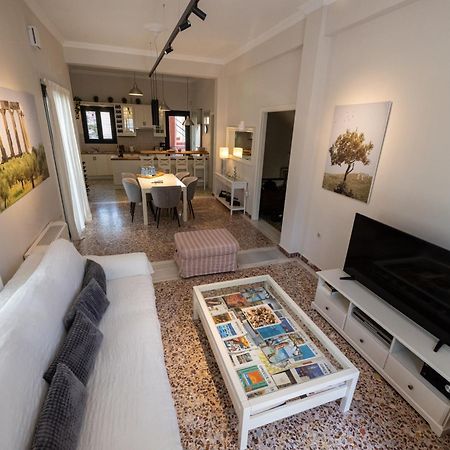 Angelinas Quarters - Kalamata Mediterranean Villas Экстерьер фото