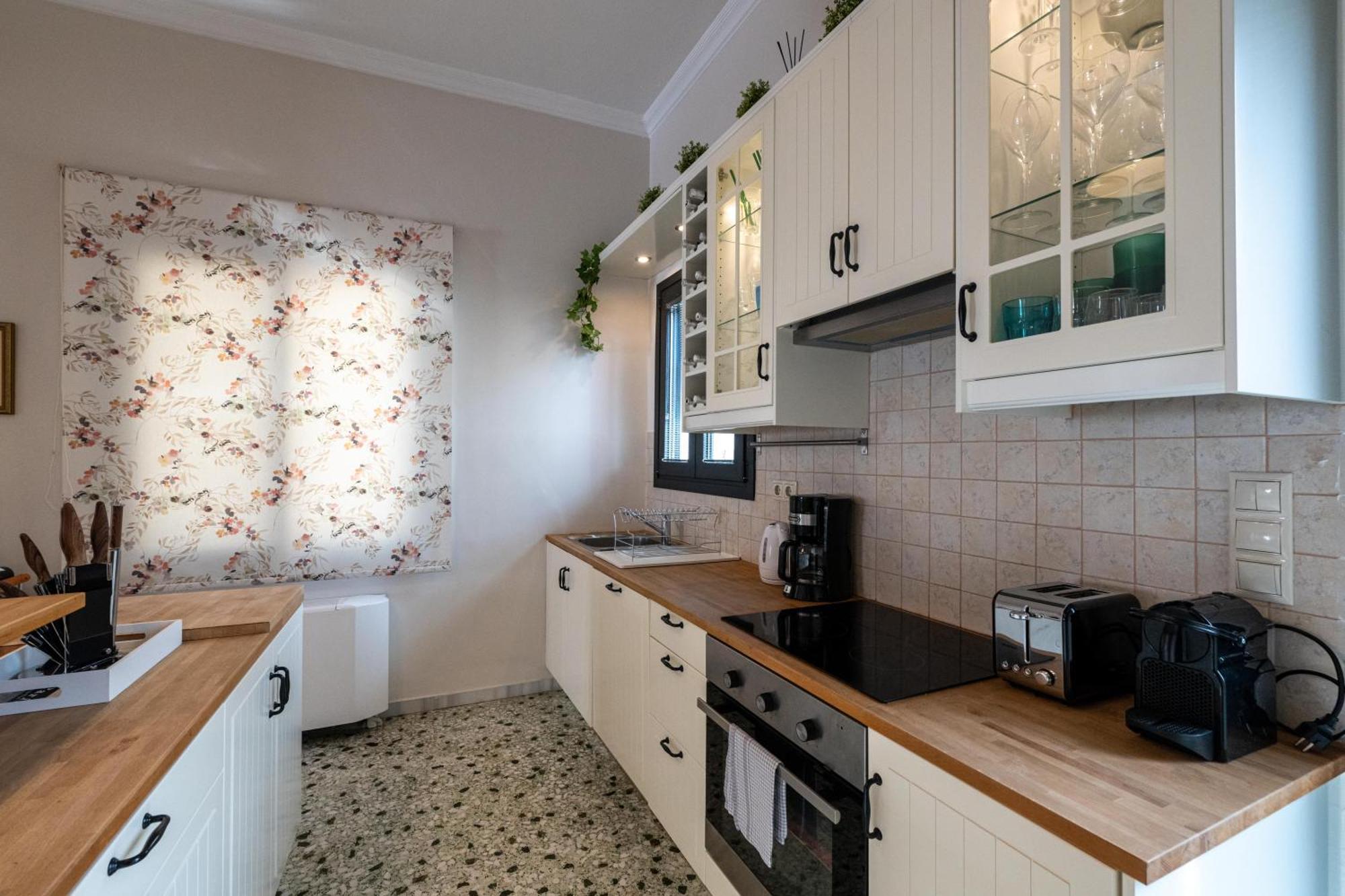Angelinas Quarters - Kalamata Mediterranean Villas Экстерьер фото
