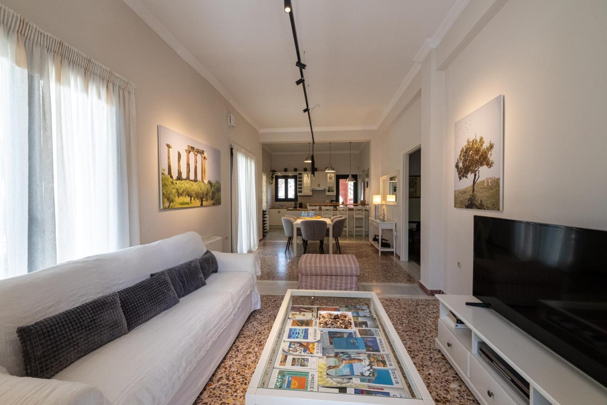 Angelinas Quarters - Kalamata Mediterranean Villas Экстерьер фото